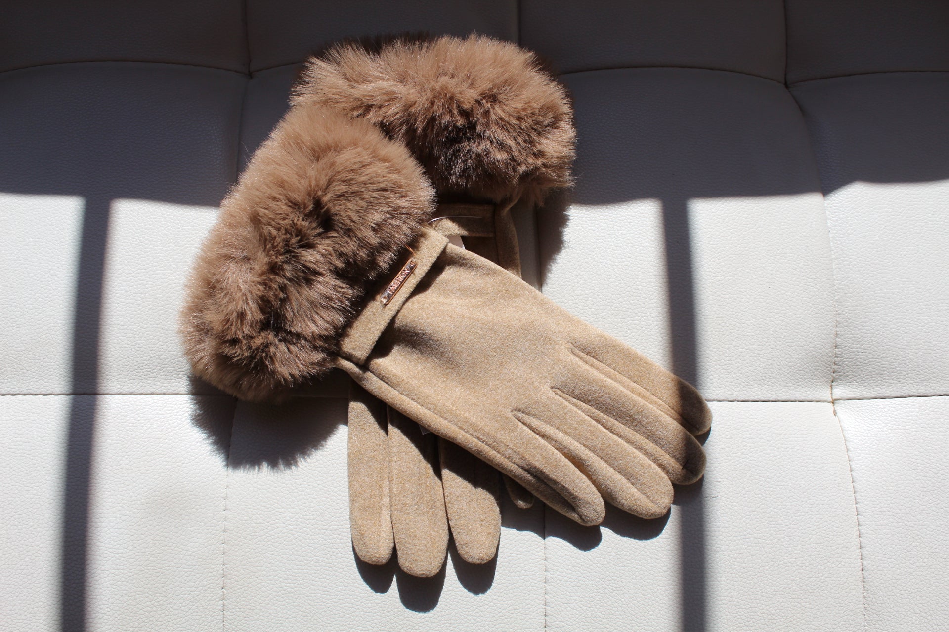The Faux Fur Cuff Gloves